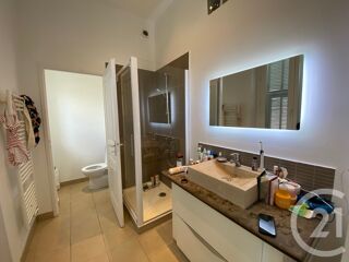  Appartement à louer 4 pièces 111 m²