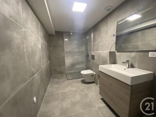  Appartement à louer 2 pièces 61 m²