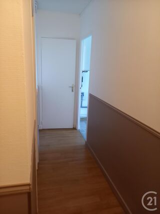  Appartement à louer 1 pièce 34 m²