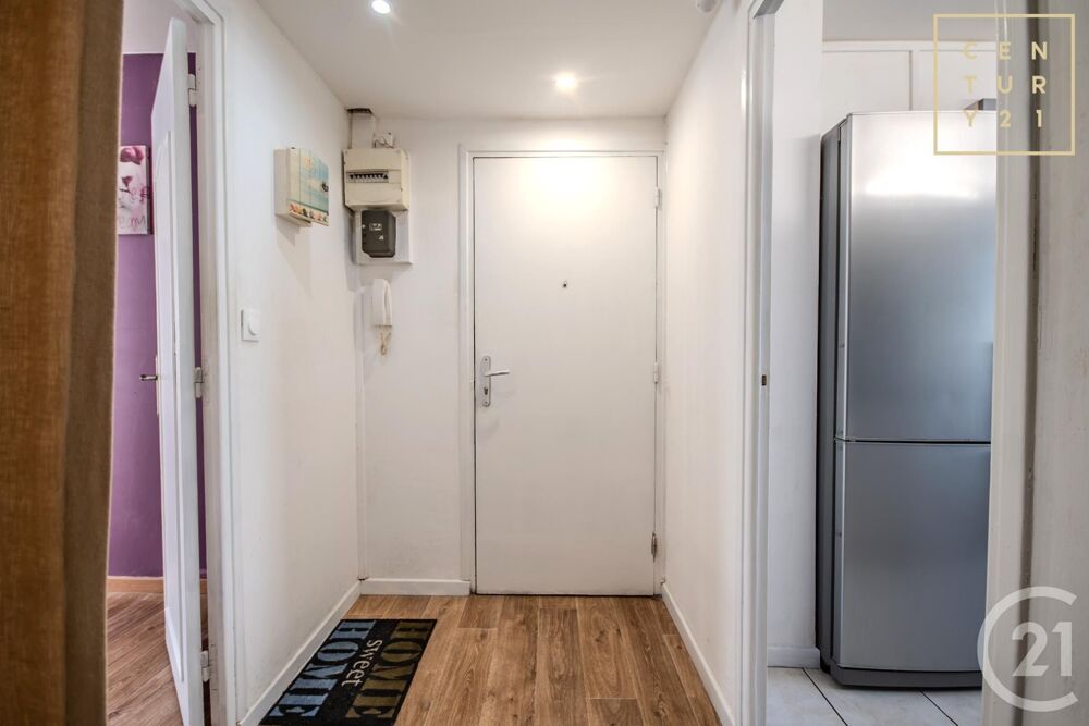 En bref : Appartement à vendre à Rousies, situé en r....