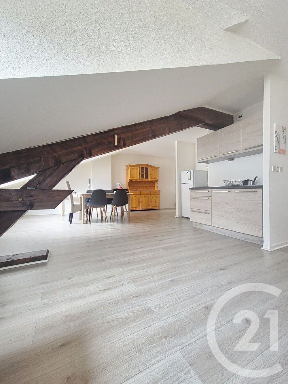 MOREZ: Appartement de charme situé au 4ème étage et der....