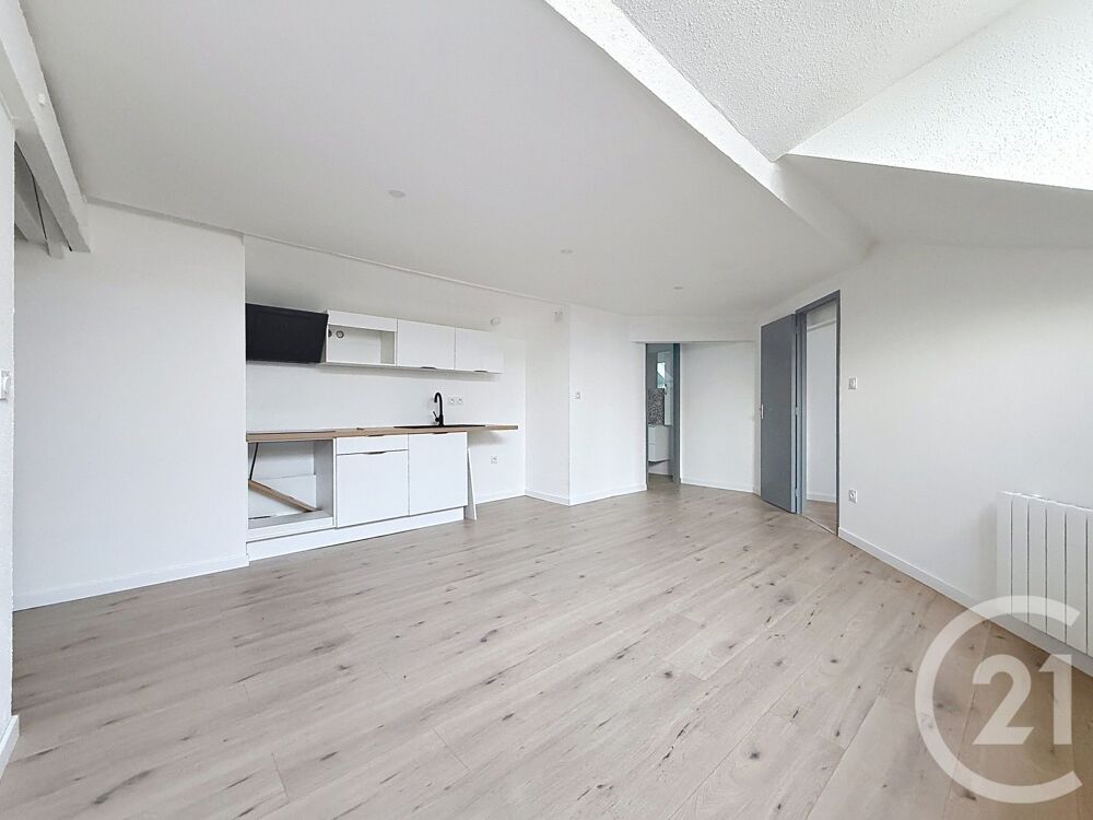 location Appartement - 2 pièce(s) - 50 m² Sochaux (25600)