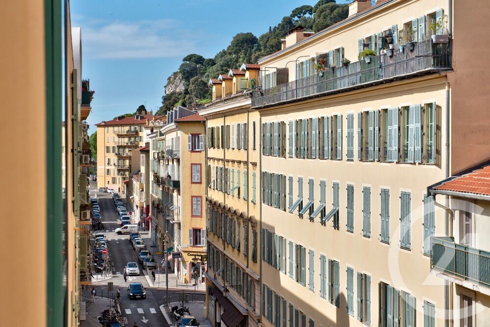 NICE LE PORT: Emplacement idéal dans la résidence po....
