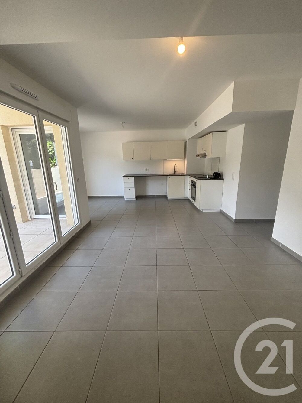 location Appartement - 3 pièce(s) - 63 m² Nice (06100)