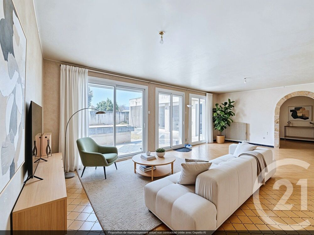 À VENDRE Maison familiale avec jardin et garage. Ce....