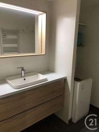  Appartement à louer 4 pièces 90 m²