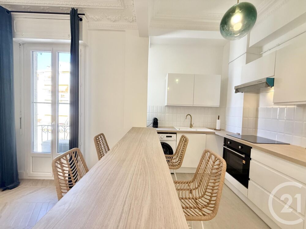 Idéalement situé au c½ur du prestigieux Carré d'Or, à de....