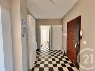  Appartement à louer 3 pièces 94 m²