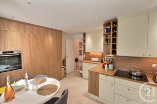  Appartement  vendre 4 pices 142 m