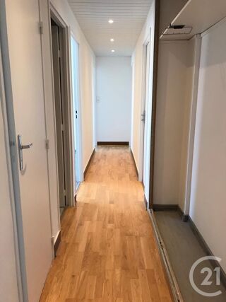  Appartement à louer 5 pièces 84 m²