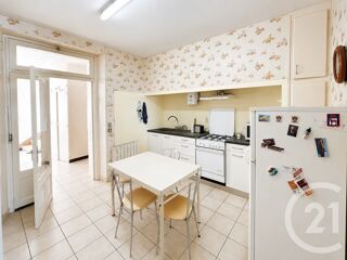  Immeuble à vendre 167 m²