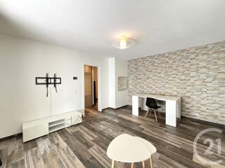  Appartement à louer 4 pièces 74 m²