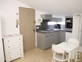  Appartement à louer 2 pièces 32 m²