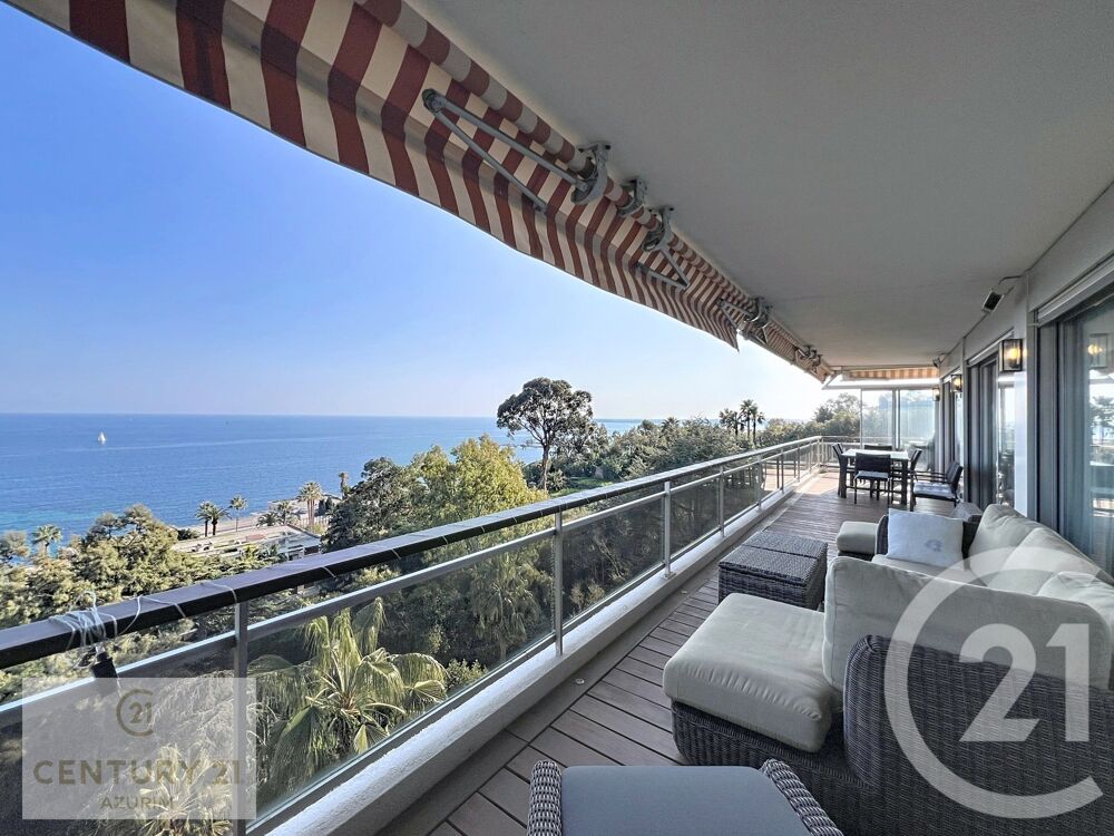 Entre Cannes et Golfe Juan, dans une résidence de presti....