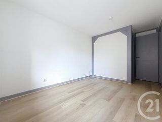  Appartement à louer 4 pièces 63 m²
