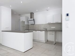  Maison à louer 4 pièces 148 m²