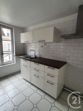  Appartement à louer 5 pièces 94 m²