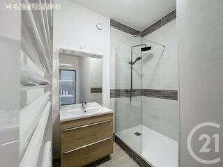  Immeuble � vendre 317 m�