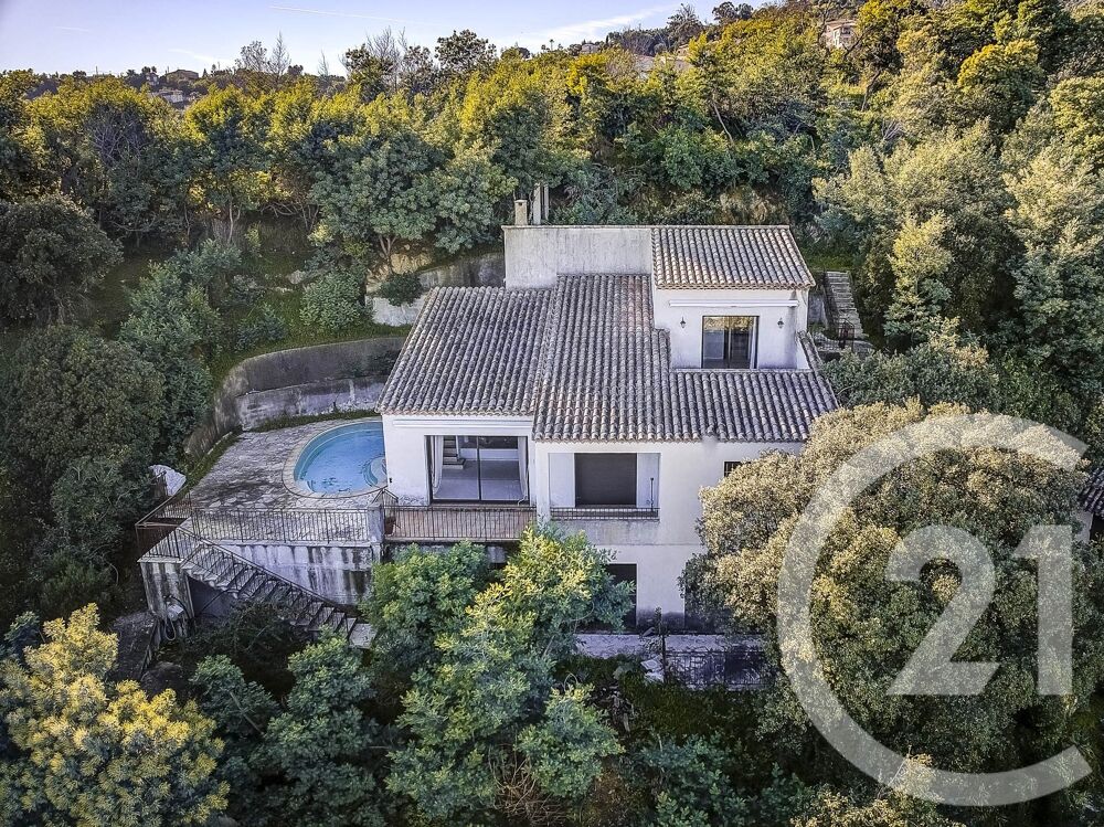 MANDELIEU - CAPITOU: Villa 6 pièces à vendre à Mandelieu....