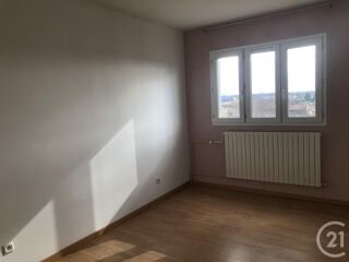  Appartement à louer 4 pièces 70 m²