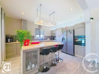  Maison à vendre 6 pièces 392 m²