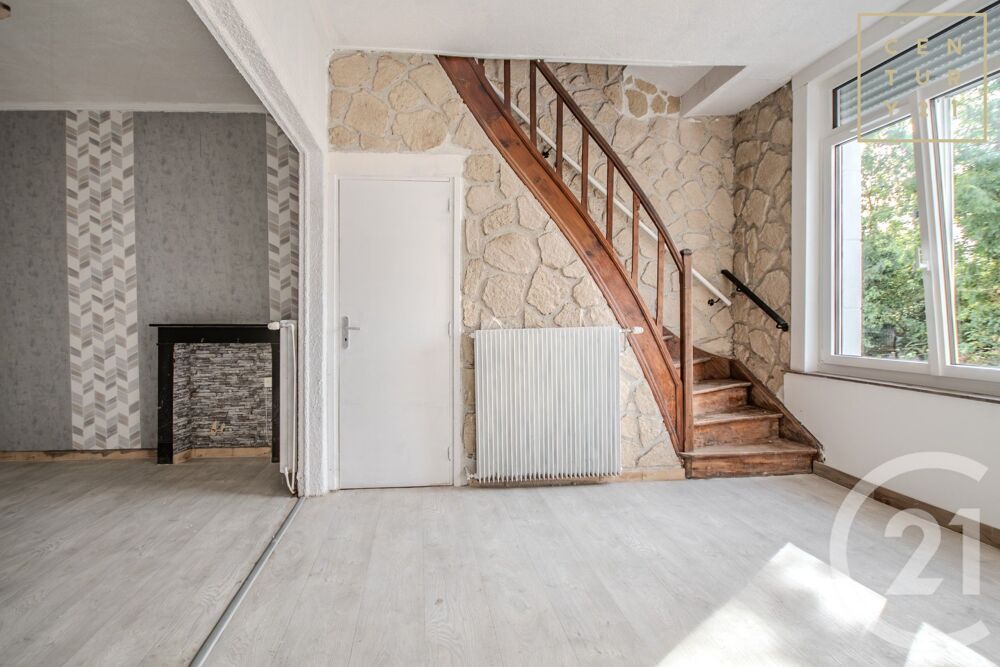 En bref : Maison semi-individuelle à vendre à Hautmo....