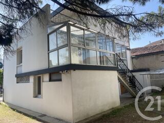  Maison à louer 6 pièces 250 m²