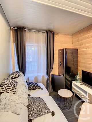  Appartement à louer 2 pièces 27 m²