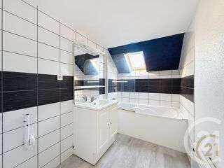  Appartement à louer 4 pièces 72 m²