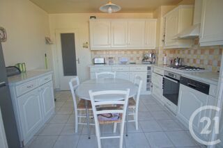  Maison  vendre 7 pices 240 m