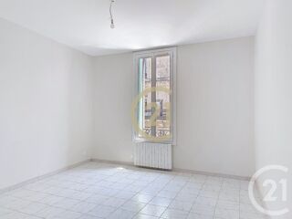  Appartement à louer 4 pièces 99 m²