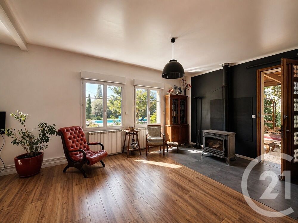 Exclusivité Century 21 - Villa avec piscine à proxim....