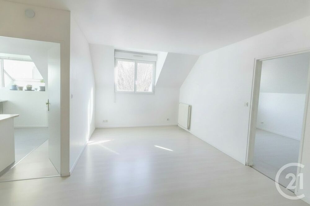 Appartement T2 de 48.06 m2 carrez et 53.62 au sol, orien....