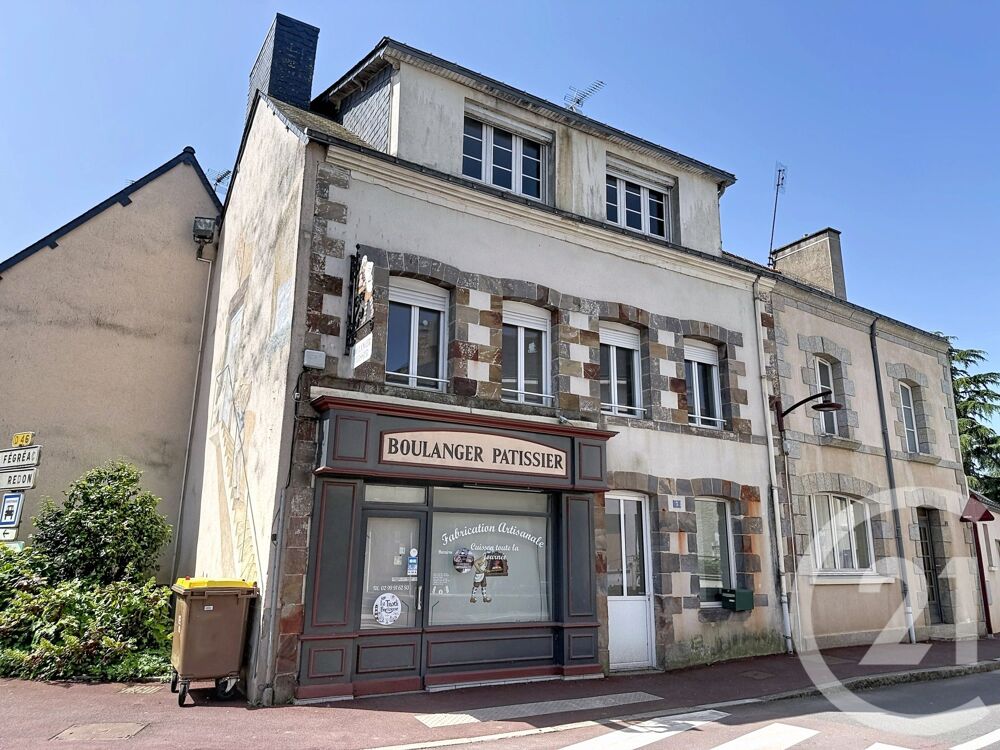AVESSAC en centre bourg, à 15 mn de REDON et de sa gare ....