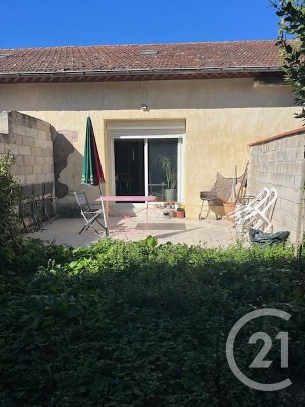 Pour investisseur, maison en copropriété bénévole de 5 l....