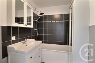  Appartement à louer 3 pièces 61 m²