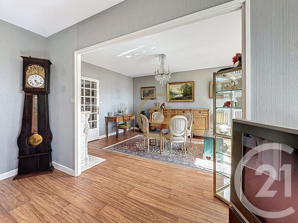 À vendre Appartement 4 pièces de 80 m² Situé a....