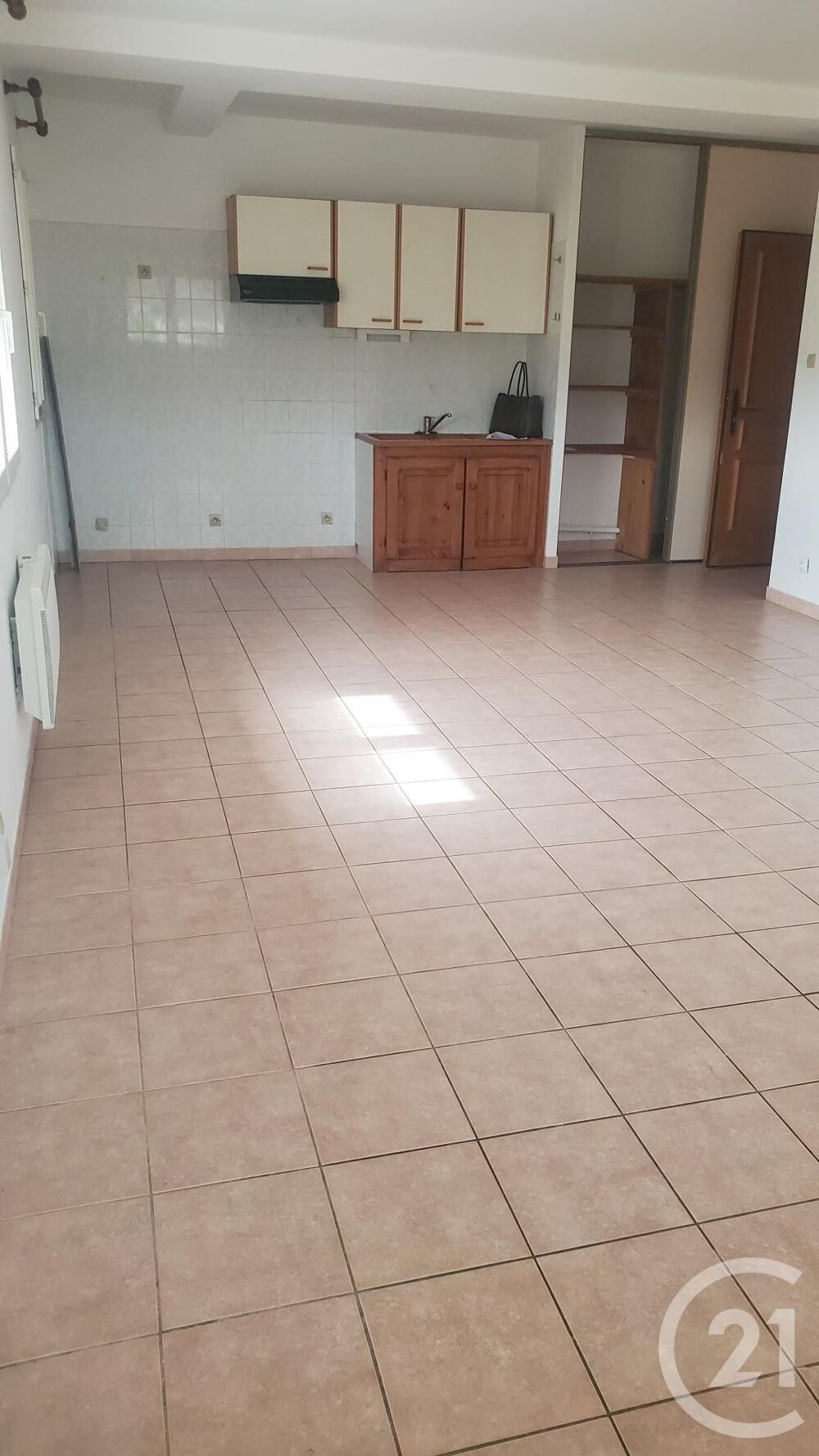À la recherche d'un appartement lumineux à louer à Cavil....