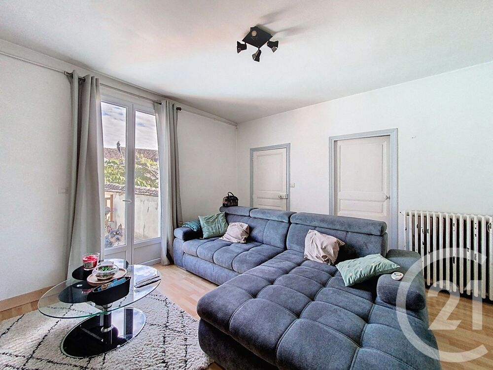 Située dans le charmant centre de Nemours, cette maison ....
