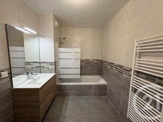  Appartement à louer 3 pièces 70 m²