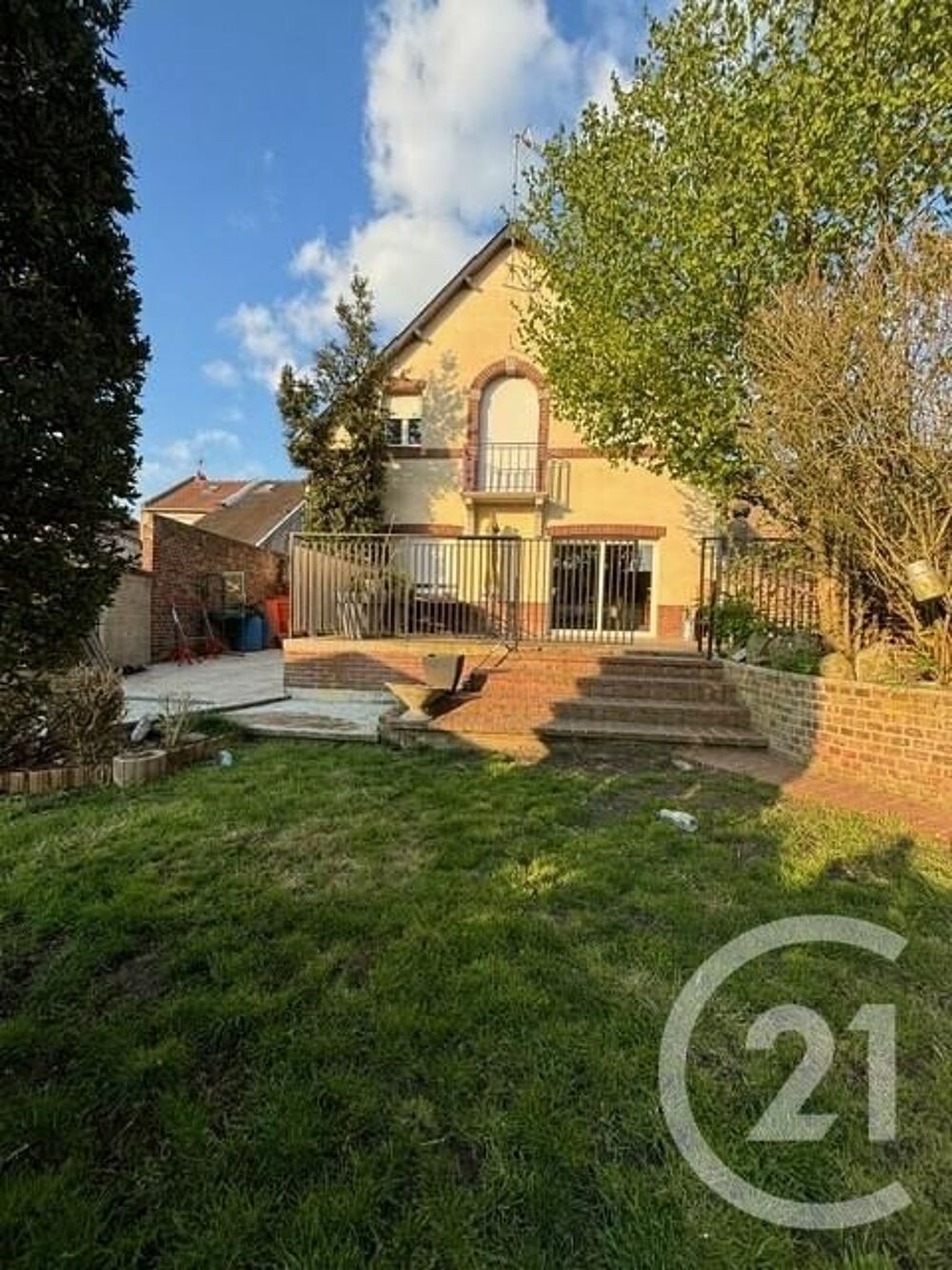 vente Maison - 6 pièce(s) - 200 m² Saint-Quentin (02100)