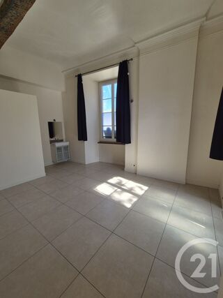  Appartement à louer 4 pièces 80 m²
