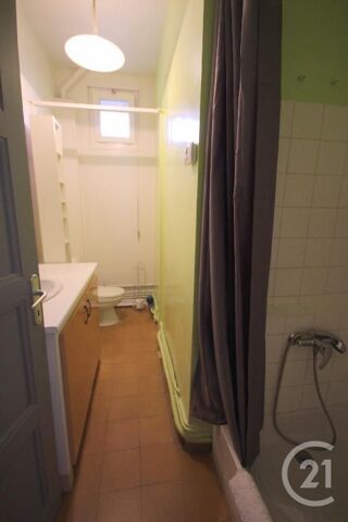  Appartement à louer 2 pièces 46 m²