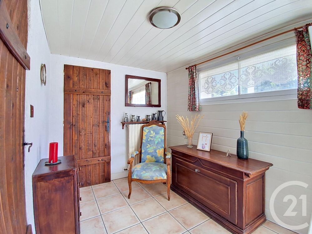 Pavillon sur sous-sol à Vaivre-et-Montoille Située d....