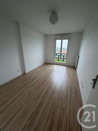  Appartement à louer 3 pièces 64 m²