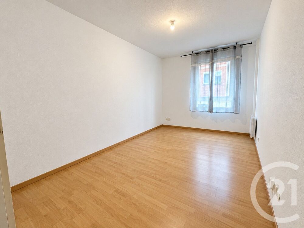 location Appartement - 2 pièce(s) - 54 m² Saint-Quentin (02100)