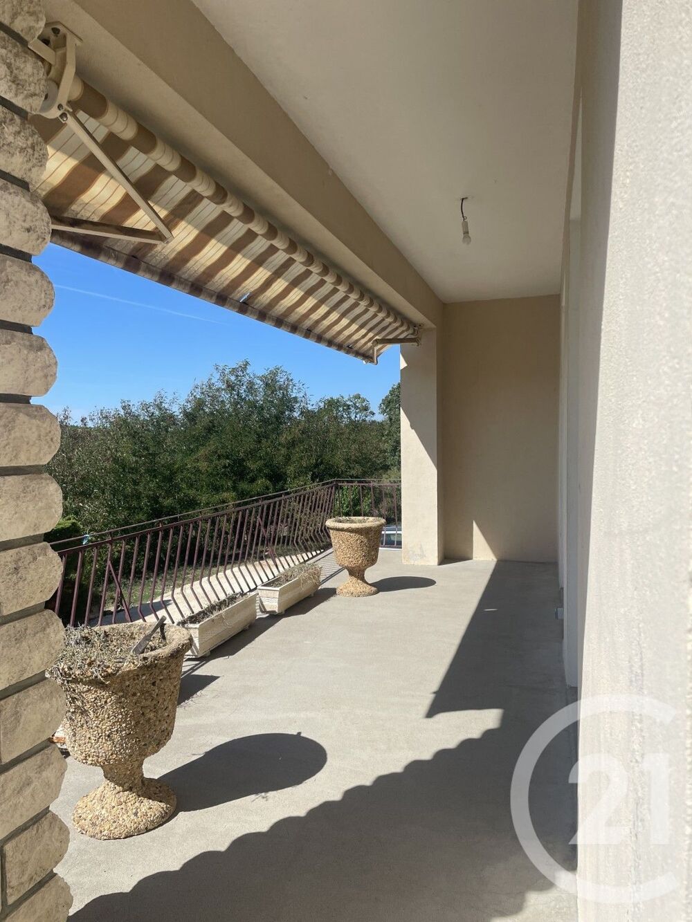 Vous recherchez une grande maison au calme alliant le ch....
