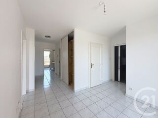  Appartement à louer 3 pièces 72 m²