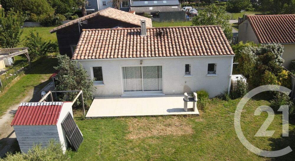 Nichée dans le calme de Labastided'Anjou, cette maison a....