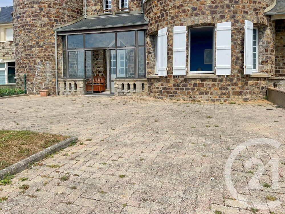 Situé au sein du Château de Chimay à Barneville-Plage, c....